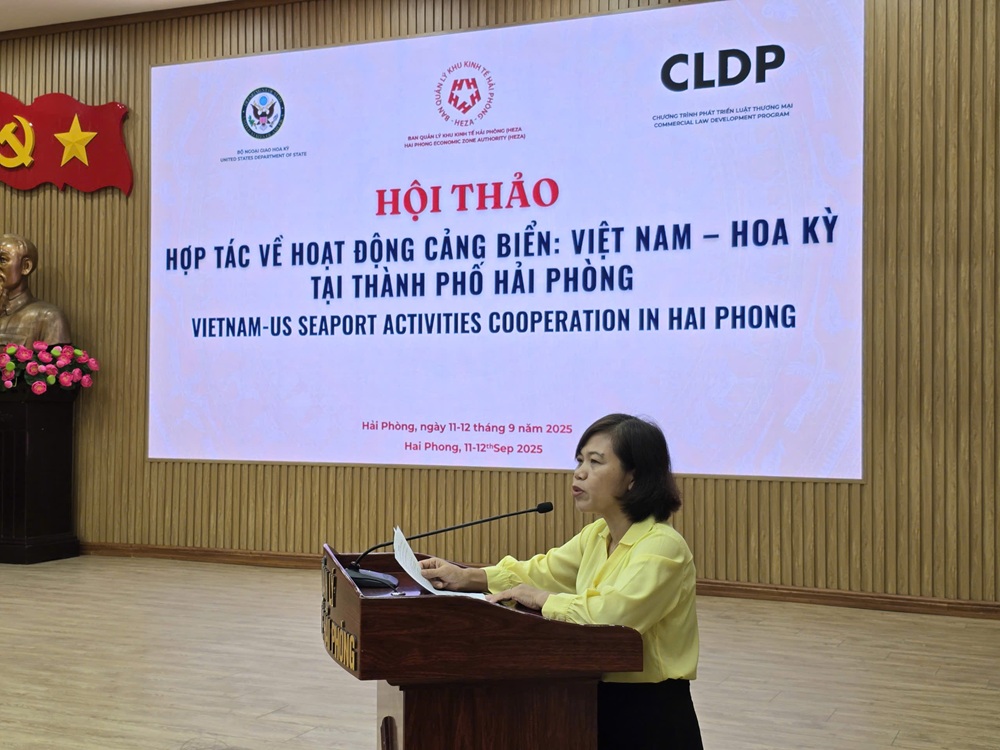 Bà Nguyễn Thị Bích Dung, Phó trưởng ban Ban Quản lý Khu kinh tế Hải Phòng phát biểu khai mạc hội thảo