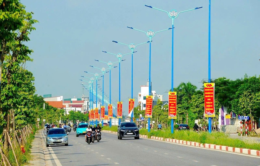 Đường Vũ Công Đán, phường Tứ Minh với nhiều áp phích tuyên truyền về Đại hội Đảng bộ thành phố Hải Phòng lần thứ I, nhiệm kỳ 2025 - 2030