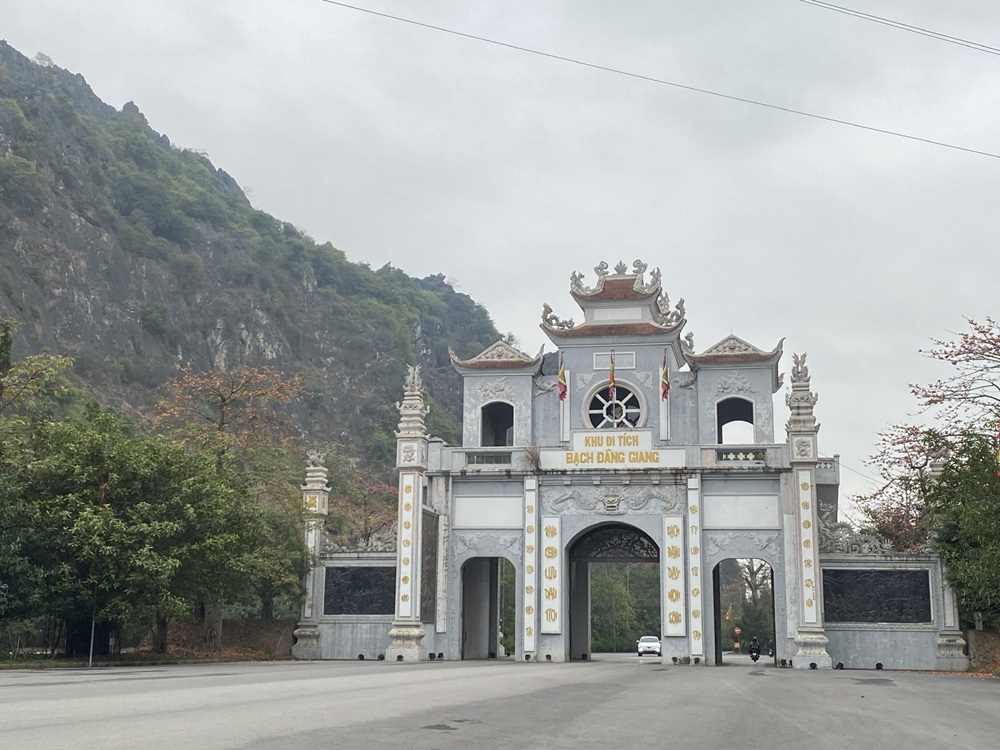 Khu di tích Bạch Đằng Giang