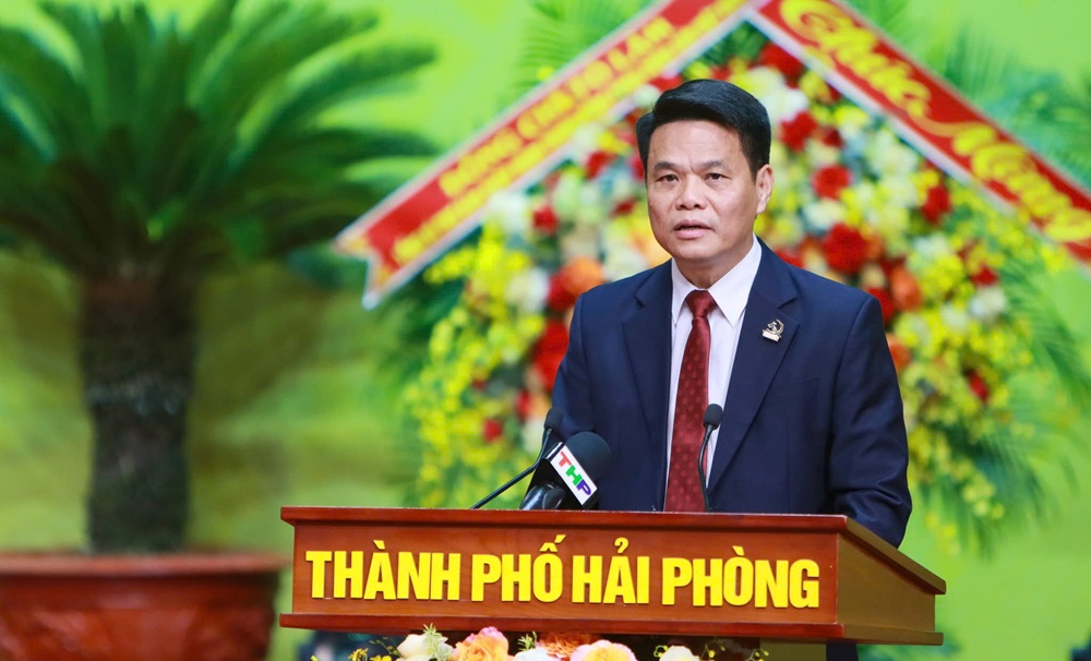 Ông Lê Ngọc Châu, Chủ tịch UBND TP. Hải Phòng trình bày báo cáo chính trị tại Đại hội