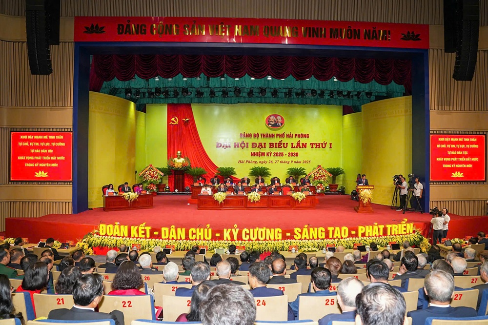 Quang cảnh phiên khai mạc Đại hội