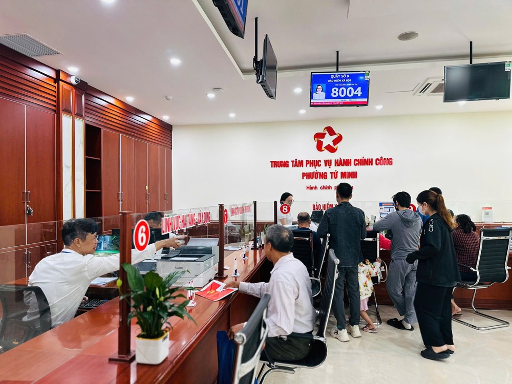 Trung tâm phục vụ hàng chính công phường Tứ Minh