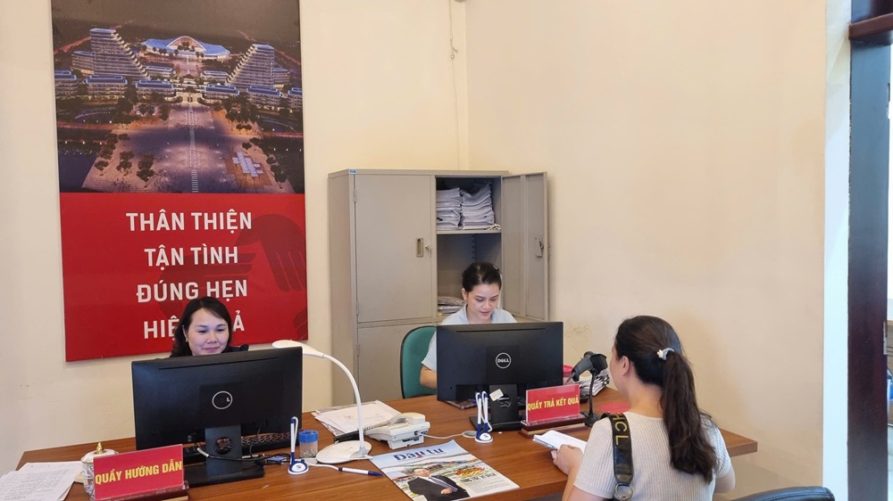 Qua 3 tháng triển khai chính quyền địa phương 2 cấp (từ 1.7 - 30.9), UBND TP. Hải Phòng đã ban hành hơn 300 văn bản chỉ đạo, điều hành, bảo đảm chính quyền địa phương 2 cấp vận hành ổn định, thông suốt.
