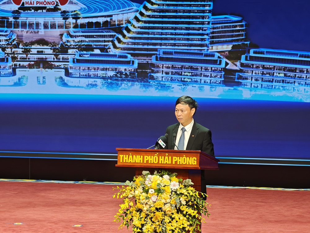 Ông Hoàng Minh, Thứ trưởng Bộ Khoa học và Công nghệ phát biểu. Ảnh: Thanh Sơn