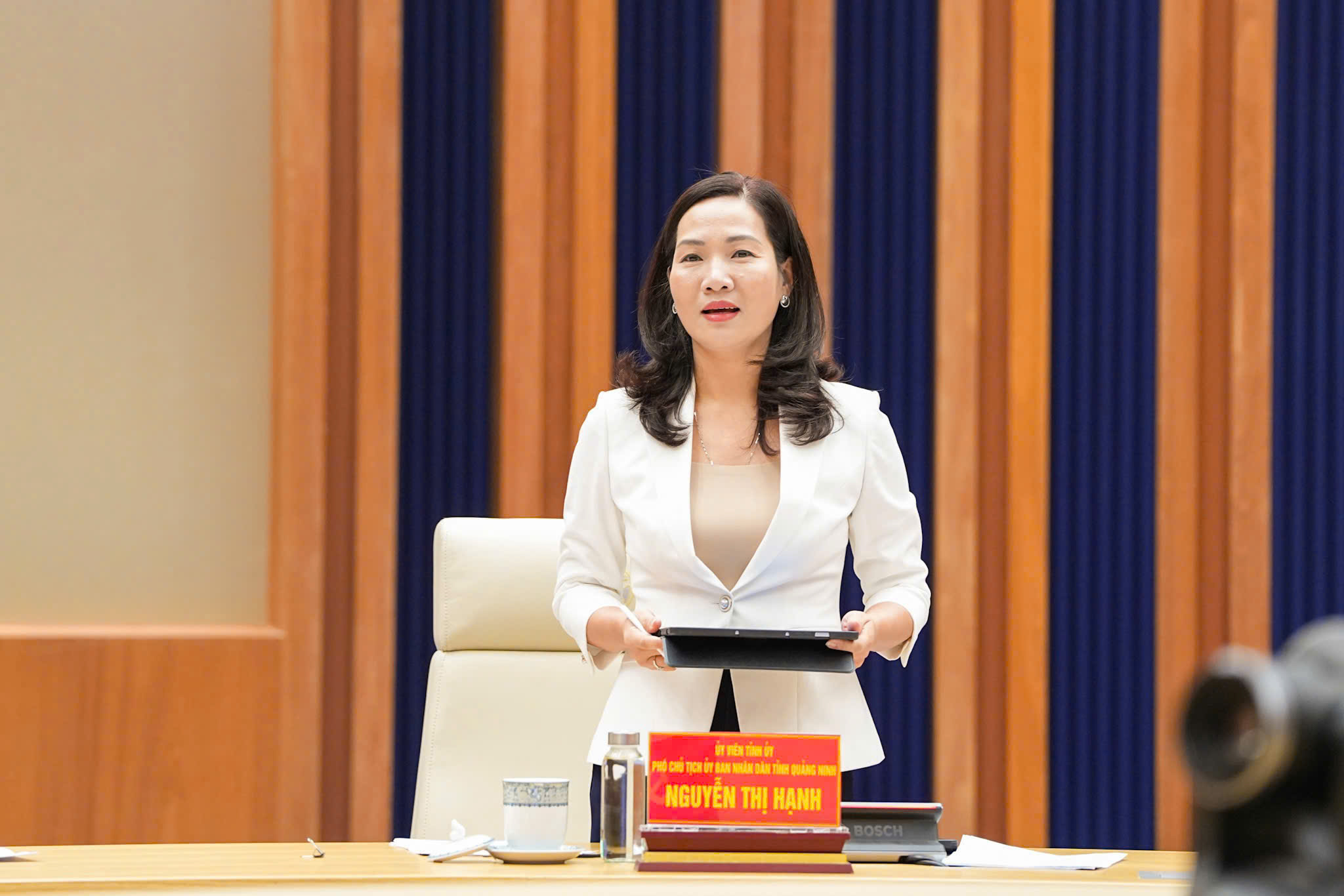 Bà Nguyễn Thị Hạnh, Phó chủ tịch UBND tỉnh Quảng Ninh phát biểu bế mạc Hội thảo