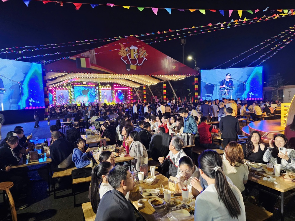 Lễ hội B.Fest không chỉ có ý nghĩa đối với người dân và cộng đồng người Bỉ đang sinh sống, làm việc tại thành phố mà còn thu hút đông đảo du khách gần xa