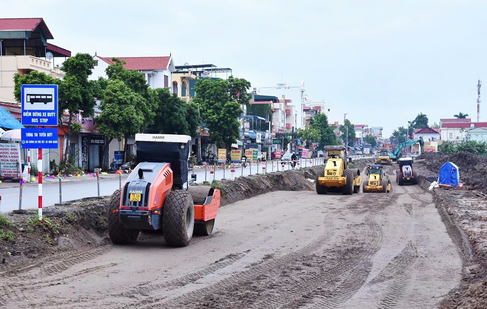 Dự án nâng cấp, mở rộng đường tỉnh 391 đoạn từ thành phố Hải Dương (cũ) đến đường trục Đông - Tây có chiều dài 13,8 km. Ảnh: Trung Kiên