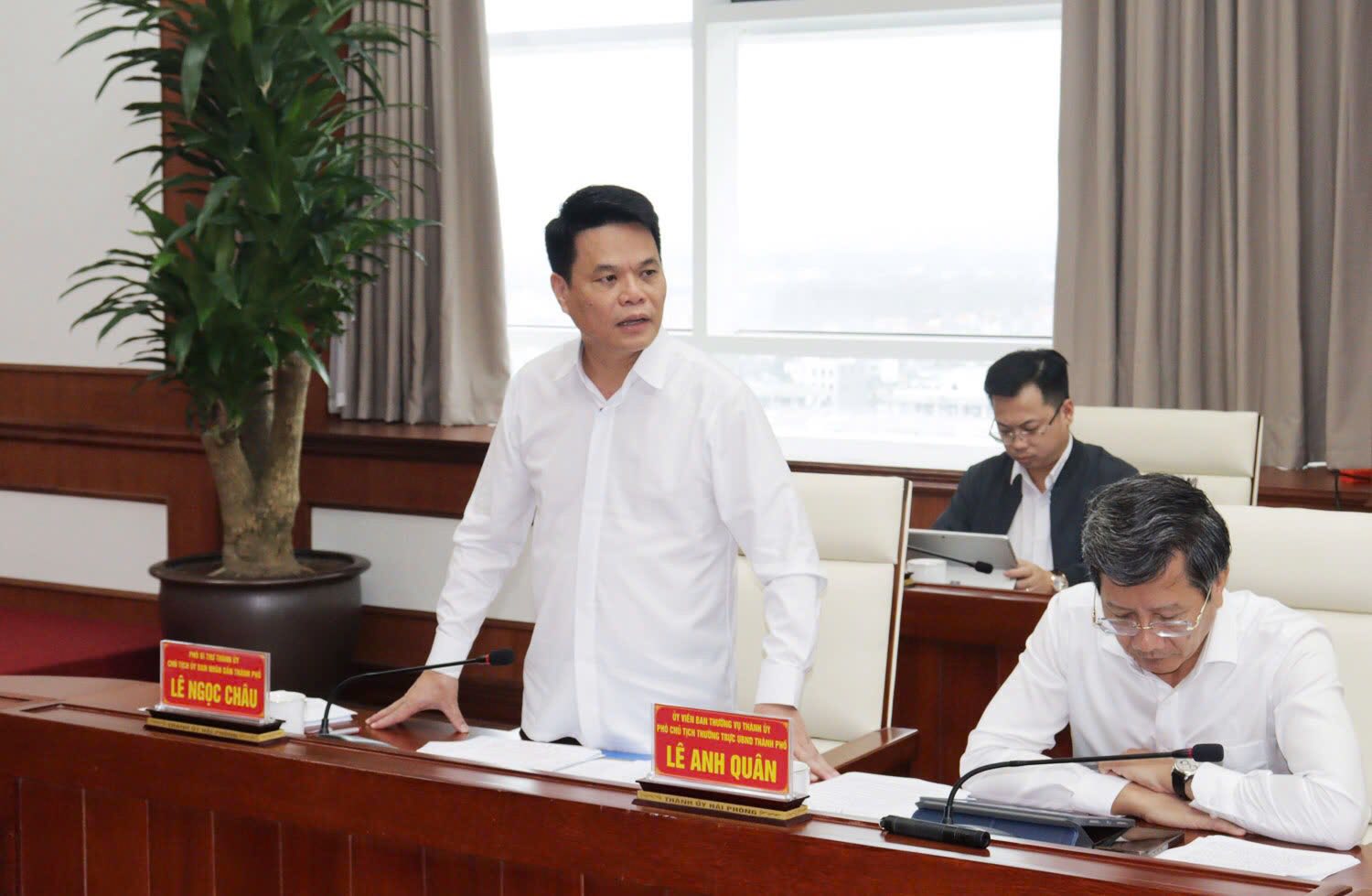 Ông Lê Ngọc Châu, Chủ tịch UBND TP. Hải Phòng phát biểu tại cuộc họp
