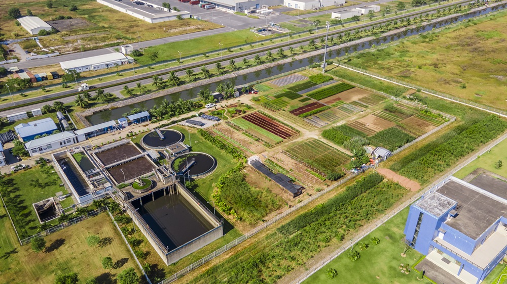 Nước thải qua xử lý đang được nghiên cứu để đưa vào tái sử dụng cho các mục đích rửa đường, tưới cây và là nước làm mát tại các nhà xưởng trong KCN DEEP C