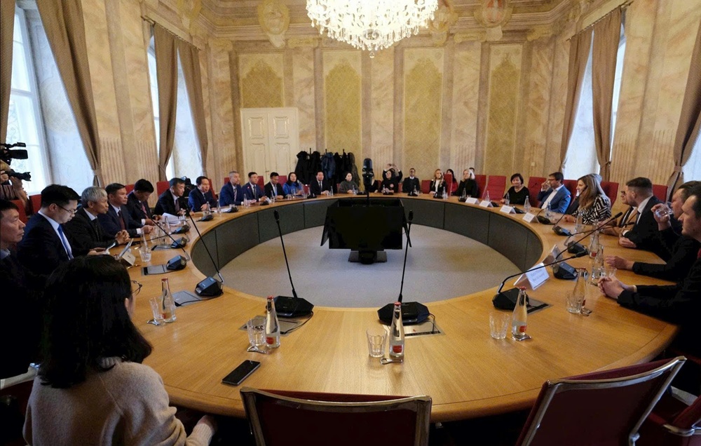 Đoàn công tác TP. Hải Phòng làm việc với chính quyền thành phố Brno (Cộng hoà Séc). Ảnh: Nguyễn Hoàng