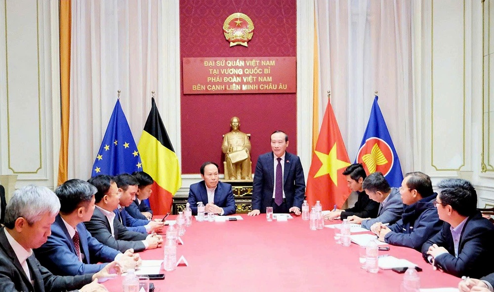 Ông Nguyễn Văn Thảo, Đại sứ Việt Nam tại Vương quốc Bỉ kiêm nhiệm Luxembourg và Phái đoàn Việt Nam tại EU cam kết sẽ hỗ trợ Hải Phòng tham gia các hoạt động xúc tiến đầu tư, thương mại, giáo dục, đào tạo... Ảnh: Nguyễn Hoàng