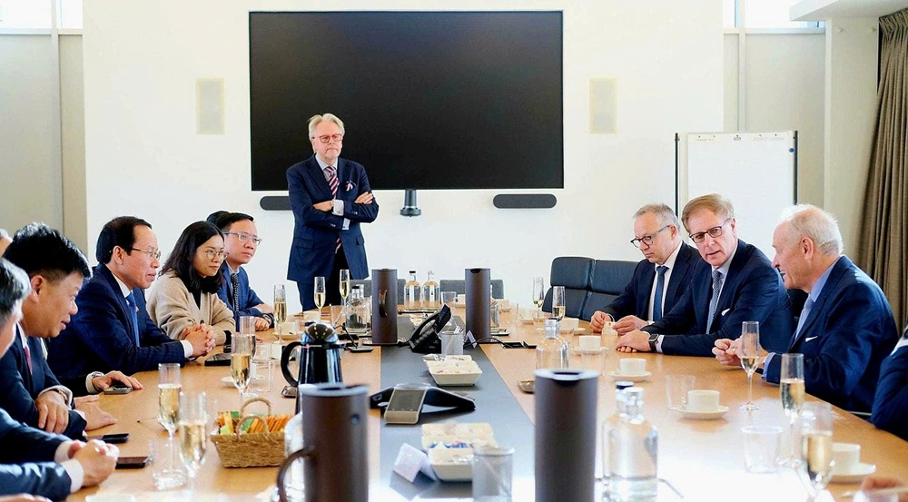 Đoàn công tác của thành phố Hải Phòng làm việc với Tập đoàn ACKERMANS & VAN HAAREN. Ảnh: Nguyễn Hoàng