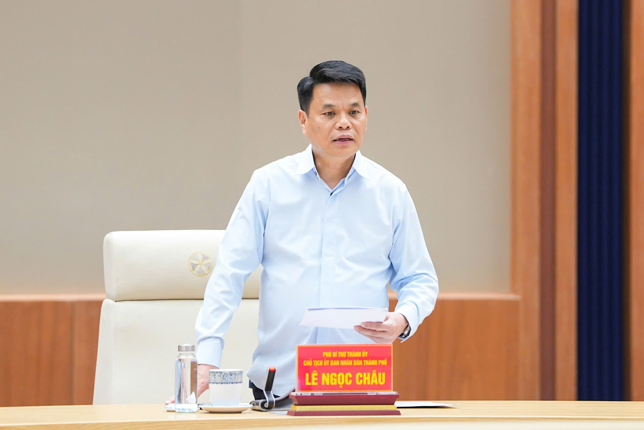 Ông Lê Ngọc Châu, Chủ tịch UBND TP. Hải Phòng chủ trì Hội nghị đánh giá kết quả thực hiện nhiệm vụ tháng 11 và triển khai kế hoạch công tác tháng 12/2025