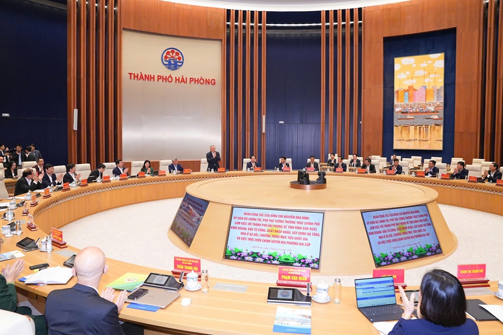 Quang cảnh buổi làm việc