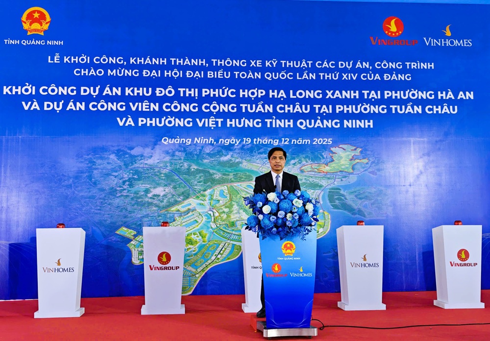 &Ocirc;ng Vũ Văn Diện, Ph&oacute; chủ tịch Thường trực UBND tỉnh Quảng Ninh ph&aacute;t biểu tại lễ khởi c&ocirc;ng