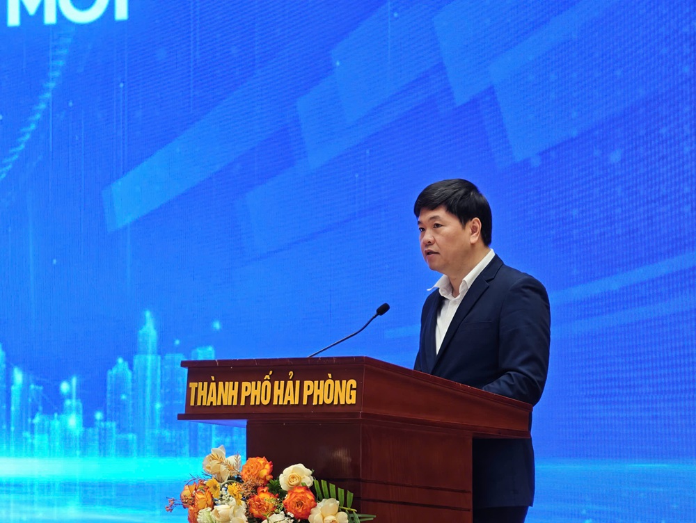 &Ocirc;ng Ho&agrave;ng Minh Cường, Ph&oacute; chủ tịch UBND TP. Hải Ph&ograve;ng ph&aacute;t biểu khai mạc Diễn đ&agrave;n