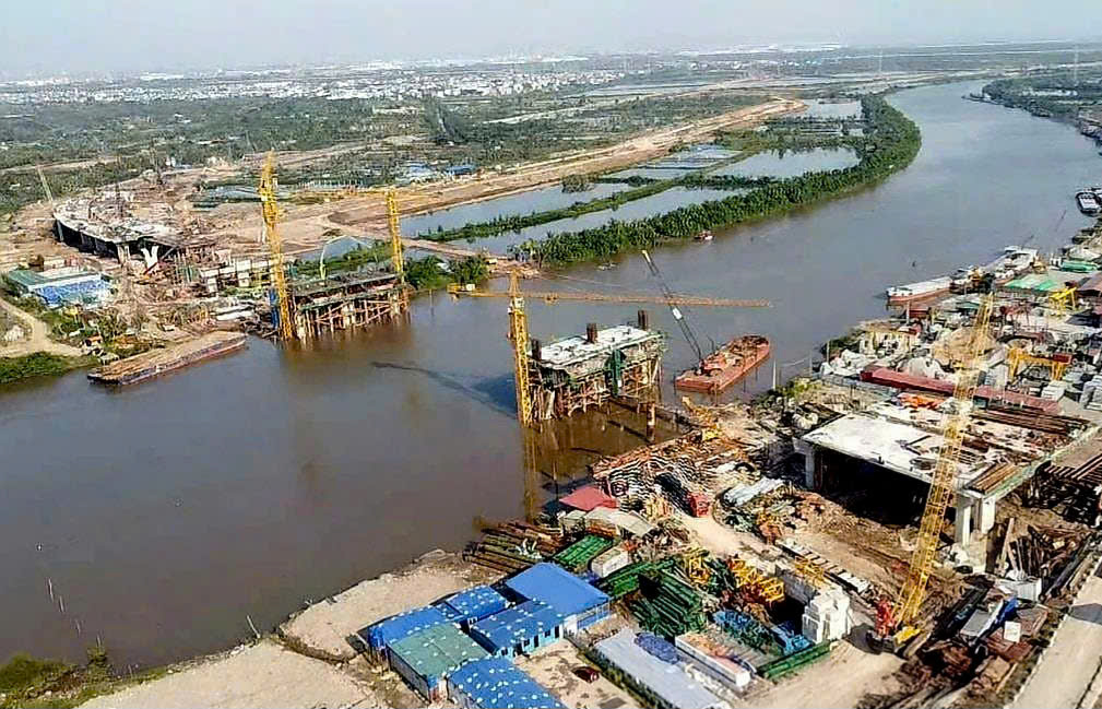 Cầu Hải Thành bắc qua sông Lạch Tray thuộc Dự án xây dựng đường vành đai 2 đoạn tuyến Tân Vũ - Hưng Đạo - đường Bùi Viện đang phấn đấu hợp long vào cuối tháng 3/2026