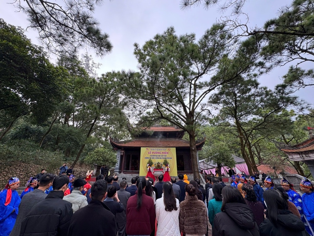 Lễ tưởng niệm 635 năm ng&agrave;y mất của Tư Đồ Chương T&uacute;c Quốc Thượng Hầu Trần Nguy&ecirc;n Đ&aacute;n tại đền Thanh Hư thuộc di sản thế giới C&ocirc;n Sơn - Kiếp Bạc được tổ chức v&agrave;o ng&agrave;y 2/1 (tức ng&agrave;y 14/11 &acirc;m lịch)