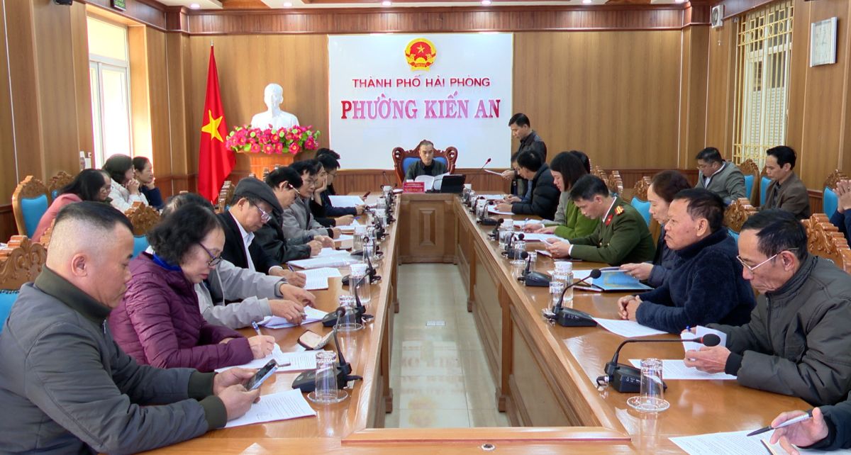 Phường Kiến An họp hội đồng bồi thường, hỗ trợ v&agrave; t&aacute;i định cư Dự &aacute;n. Ảnh- Cổng TTĐT phường Kiến An