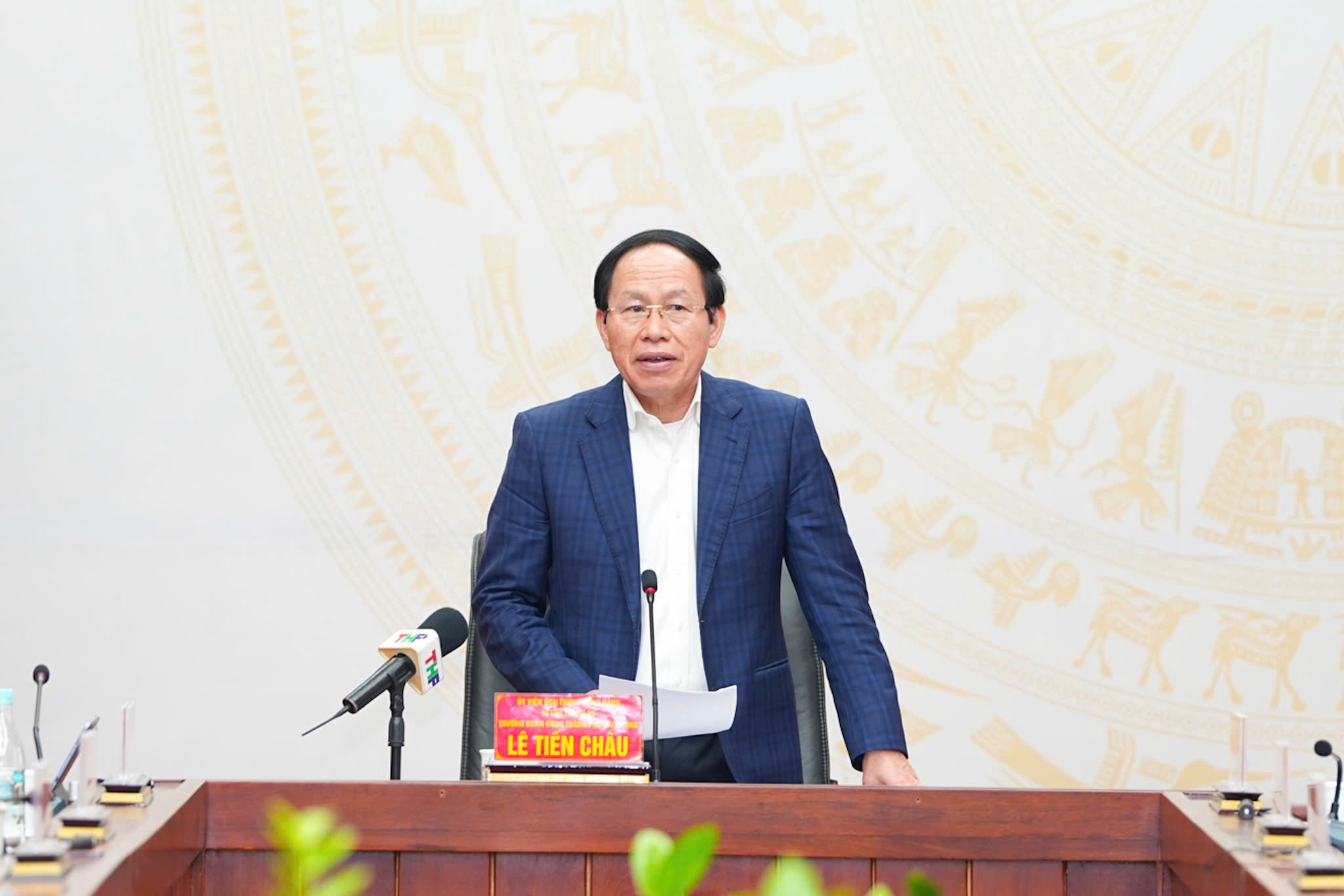 &Ocirc;ng L&ecirc; Tiến Ch&acirc;u, B&iacute; thư Th&agrave;nh ủy Hải Ph&ograve;ng ph&aacute;t biểu kết luận Hội nghị