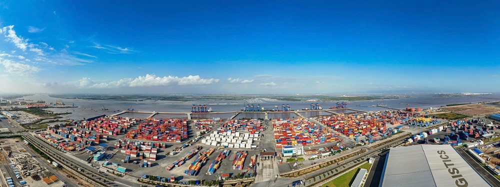 Cảng nội khu quốc tế Nam Đ&igrave;nh Vũ