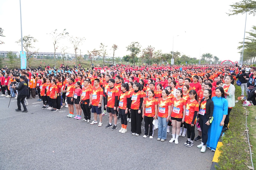 Cán bộ, đoàn viên công đoàn tham gia giải chạy tại Khu công nghiệp VSIP