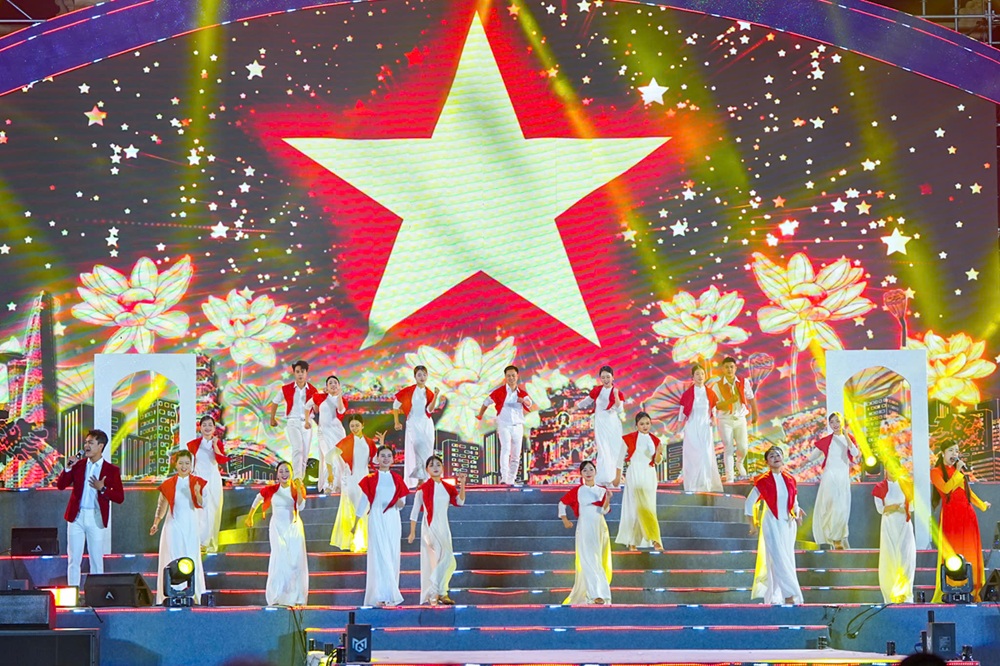 Chương tr&igrave;nh nghệ thuật Hải Ph&ograve;ng ch&agrave;o năm mới 2026