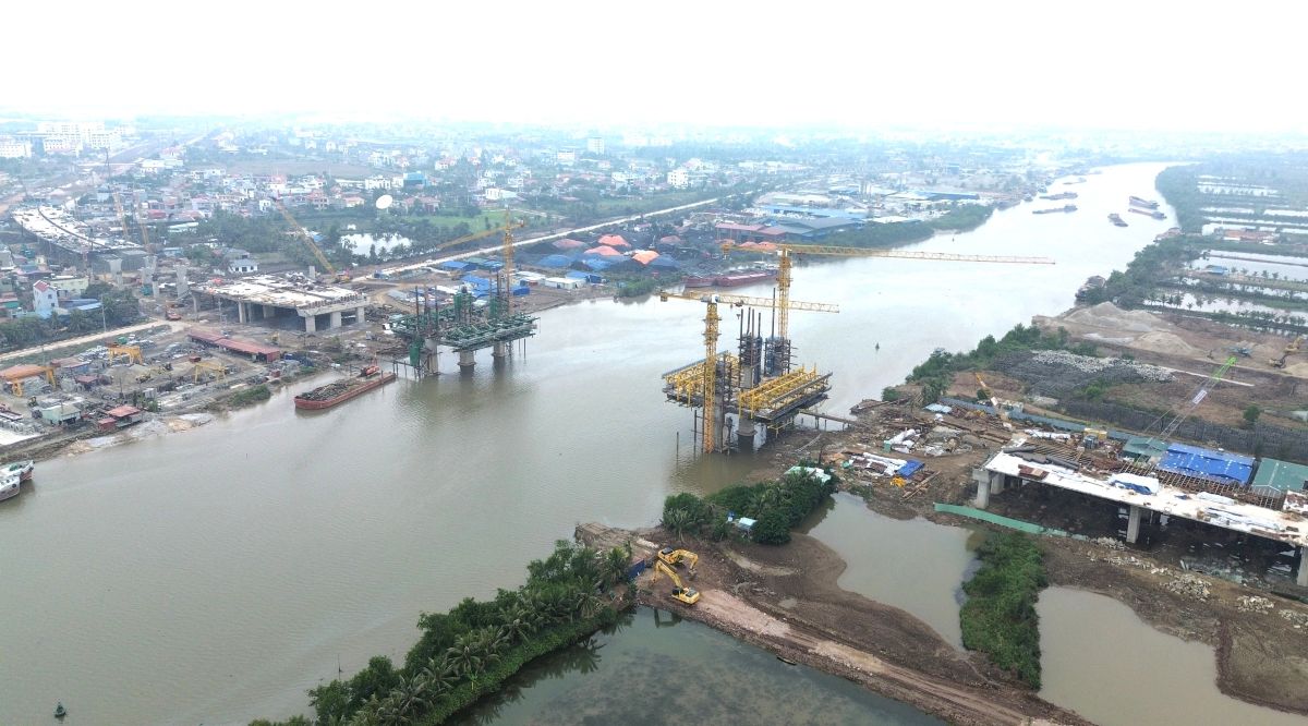 To&agrave;n cảnh thi c&ocirc;ng cầu Hải Th&agrave;nh thuộc Dự &aacute;n đầu tư x&acirc;y dựng đường V&agrave;nh đai 2 đoạn tuyến T&acirc;n Vũ - Hưng Đạo - B&ugrave;i Viện