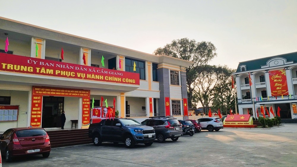 Điểm bầu cử tại x&atilde; Cẩm Gi&agrave;ng