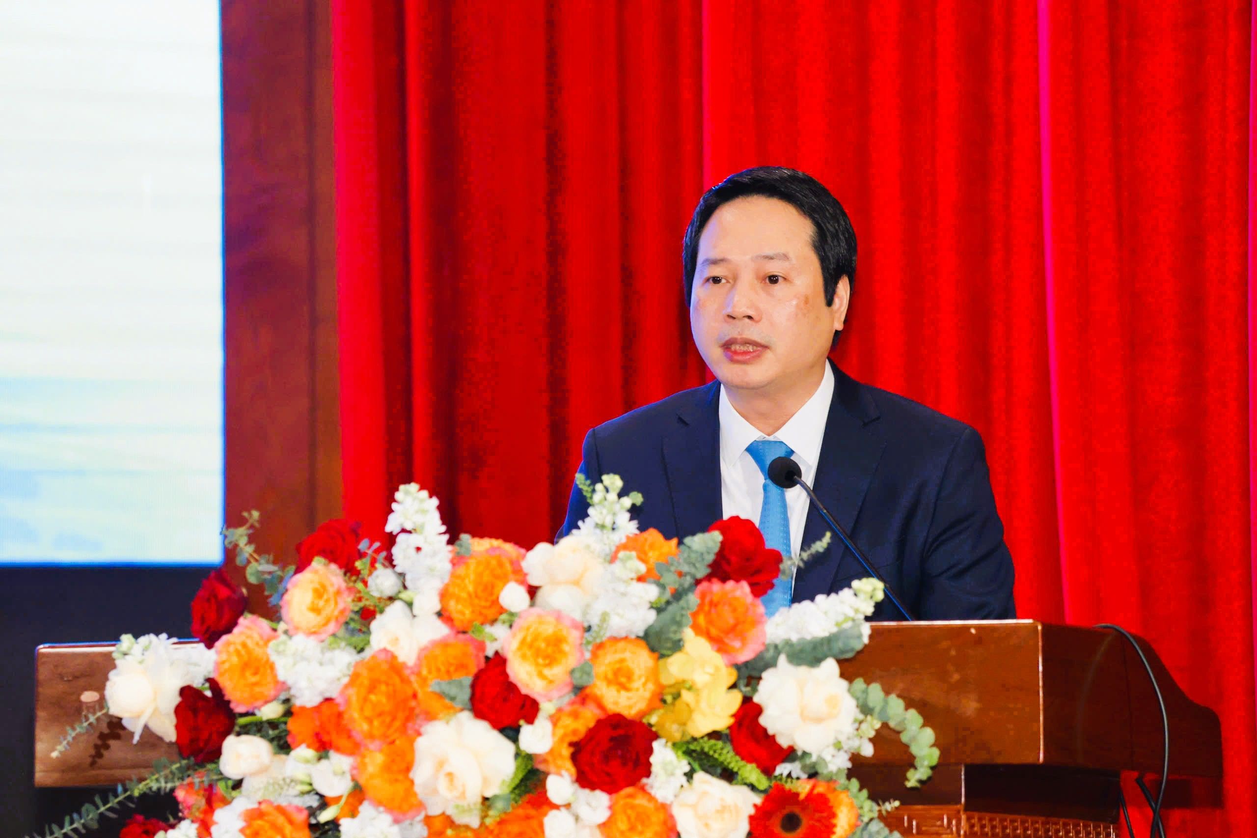 &Ocirc;ng Nguyễn Ngọc T&uacute;, Gi&aacute;m đốc Sở t&agrave;i ch&iacute;nh Hải Ph&ograve;ng ph&aacute;t biểu khai mạc Hội nghị