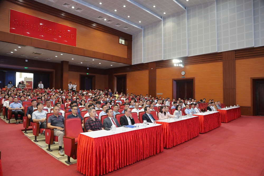 C&aacute;c đại biểu tham dự hội nghị.