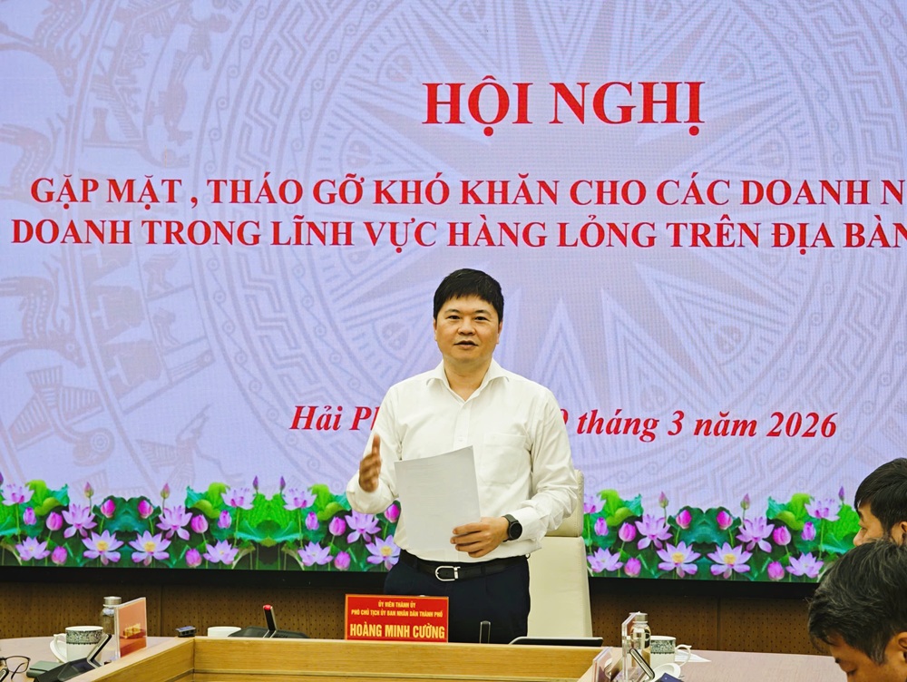 &Ocirc;ng Ho&agrave;ng Minh Cường, Ph&oacute; chủ tịch UBND TP. Hải Ph&ograve;ng chủ tr&igrave; Hội nghị