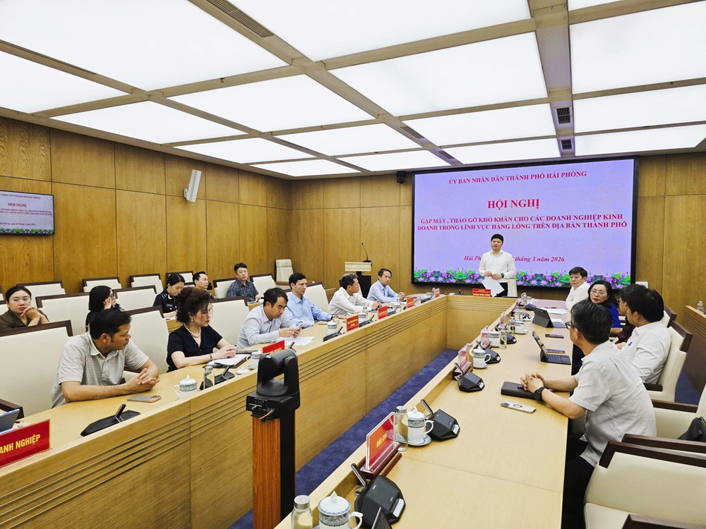 Hội nghị gặp mặt, th&aacute;o gỡ kh&oacute; khăn cho c&aacute;c doanh nghiệp kinh doanh trong lĩnh vực h&agrave;ng lỏng (xăng, dầu, kh&iacute;) tr&ecirc;n địa b&agrave;n th&agrave;nh phố Hải Ph&ograve;ng