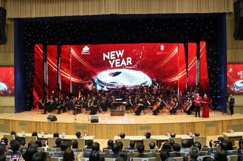 Chương tr&igrave;nh nghệ thuật &ldquo;New Year Concert&rdquo; do UBND th&agrave;nh phố Hải Ph&ograve;ng v&agrave; Nh&agrave; h&aacute;t Hồ Gươm phối hợp thực hiện tại Nh&agrave; h&aacute;t Hoa Phượng