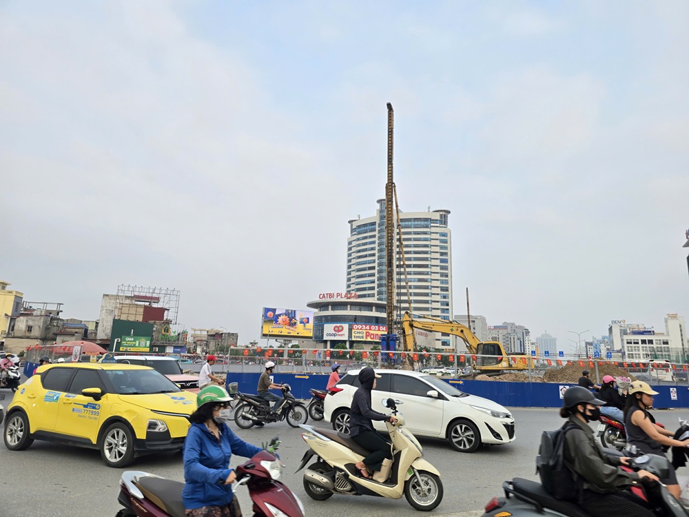 G&oacute;i thầu số 30 x&acirc;y dựng hầm chui tại n&uacute;t giao Nguyễn Tr&atilde;i - L&ecirc; Hồng Phong cũng được triển khai khẩn trương