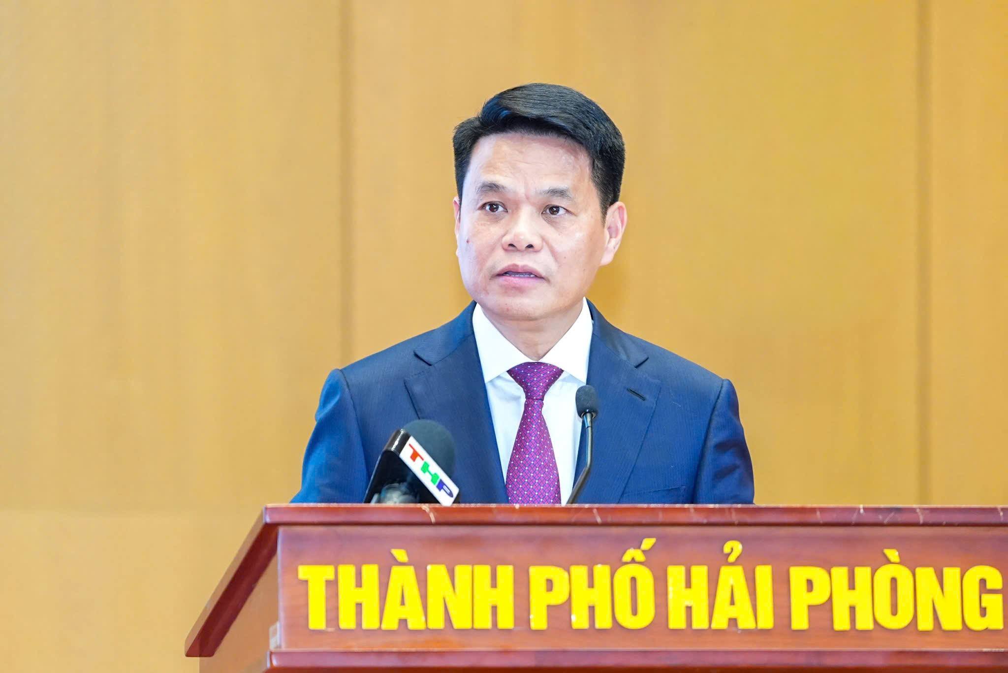 &Ocirc;ng L&ecirc; Ngọc Ch&acirc;u, B&iacute; thư Th&agrave;nh ủy Hải Ph&ograve;ng ph&aacute;t biểu nhận nhiệm vụ