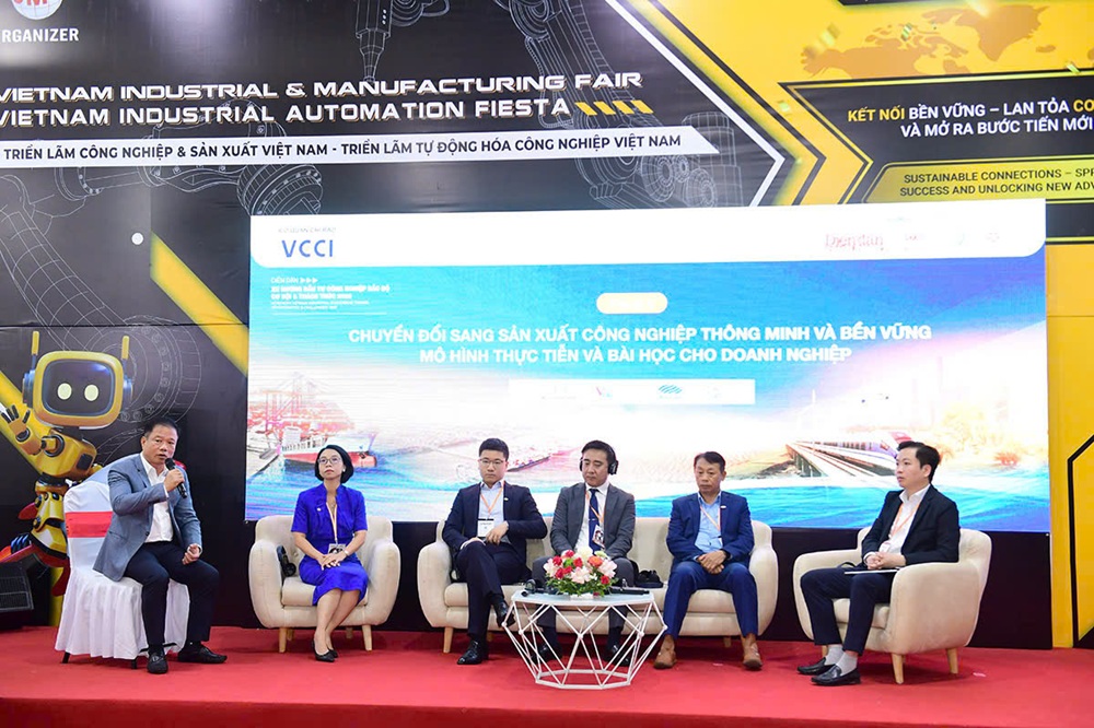 Phi&ecirc;n thảo luận với chủ đề chuyển đổi số sang sản xuất th&ocirc;ng minh v&agrave; bền vững M&ocirc; h&igrave;nh thực tiễn v&agrave; b&agrave;i học cho doanh nghiệp