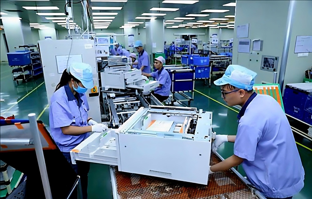 C&ocirc;ng ty TNHH C&ocirc;ng nghiệp ch&iacute;nh x&aacute;c EVA, vốn đầu tư của Hong Kong (Trung Quốc) tại khu c&ocirc;ng nghiệp, đ&ocirc; thị VSIP Hải Ph&ograve;ng, chuy&ecirc;n sản xuất linh kiện điện tử cho m&aacute;y văn ph&ograve;ng