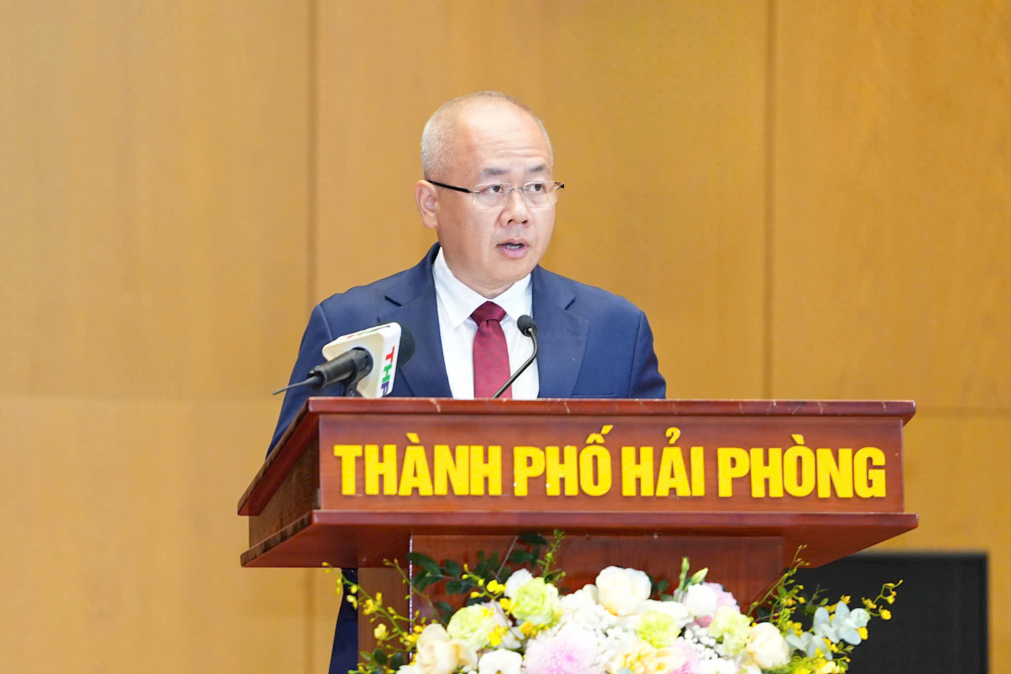 &Ocirc;ng Đỗ Th&agrave;nh Trung, Ph&oacute; B&iacute; thư Th&agrave;nh uỷ được bầu giữ chức Chủ tịch UBND th&agrave;nh phố Hải Ph&ograve;ng tại Kỳ họp thứ nhất, HĐND th&agrave;nh phố kho&aacute; XVII