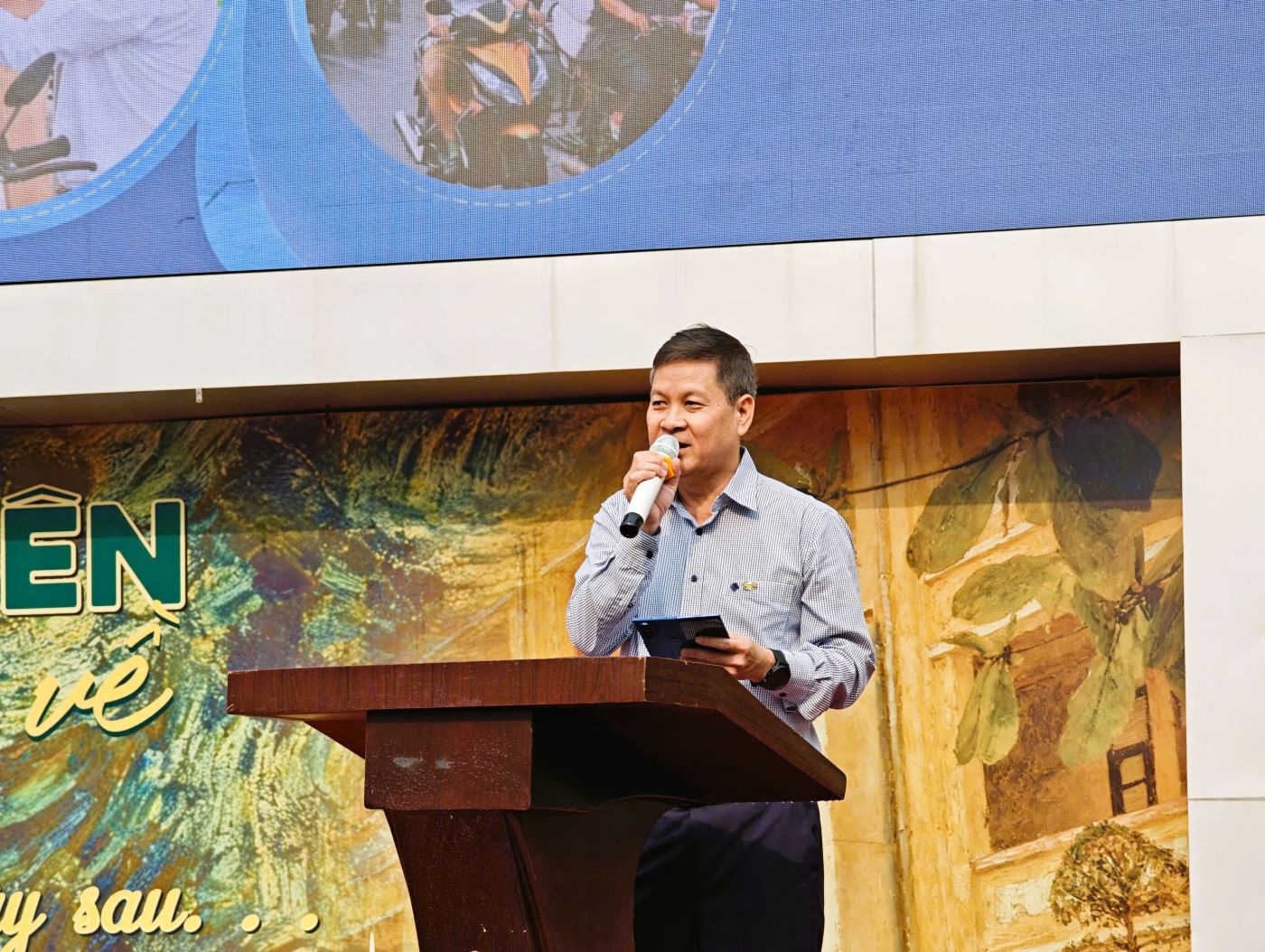 &Ocirc;ng Chu Văn Phương, Tổng gi&aacute;m đốc C&ocirc;ng ty cổ phần Nhựa Thiếu ni&ecirc;n Tiền Phong