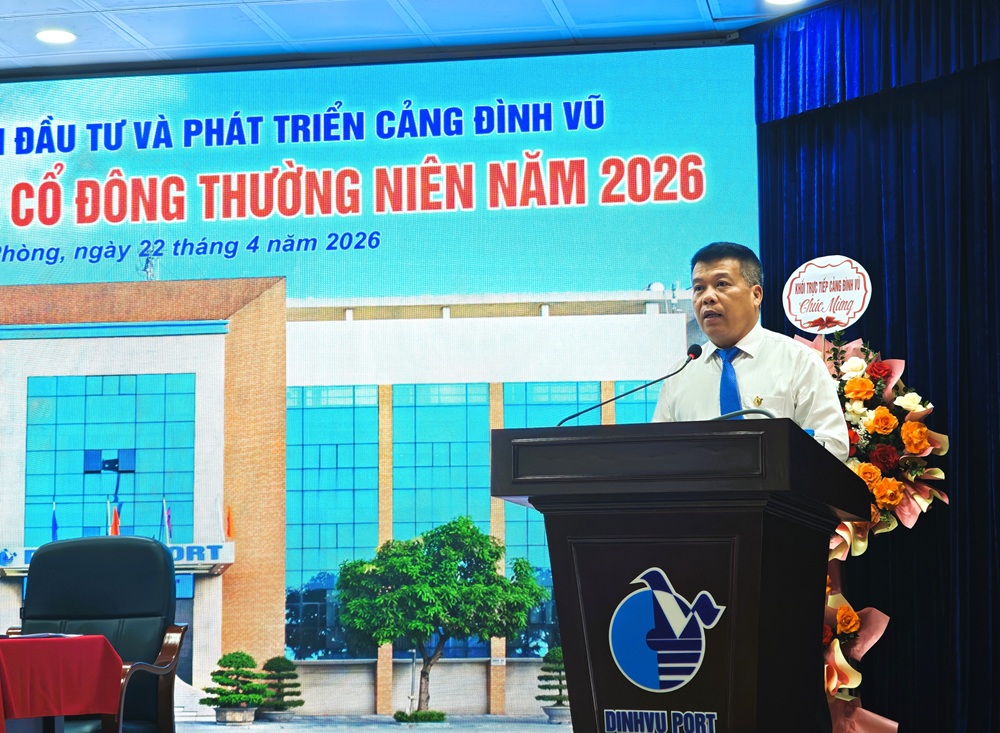 &Ocirc;ng Cao Văn Tĩnh, Tổng gi&aacute;m đốc C&ocirc;ng ty th&ocirc;ng tin kết quả sản xuất, kinh doanh năm 2025 v&agrave; kế hoạch năm 2026 tại Đại hội