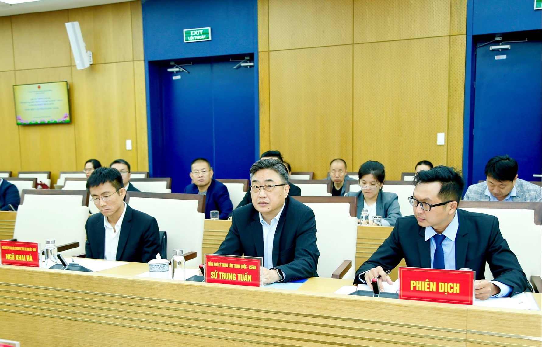 &Ocirc;ng Sử Trung Tuấn, Tổng Thư k&yacute; Trung t&acirc;m Trung Quốc - ASEAN khẳng định Trung t&acirc;m sẽ t&iacute;ch cực th&uacute;c đẩy vai tr&ograve; kết nối, hỗ trợ doanh nghiệp Trung Quốc v&agrave; ASEAN t&igrave;m kiếm cơ hội hợp t&aacute;c đầu tư tại th&agrave;nh phố