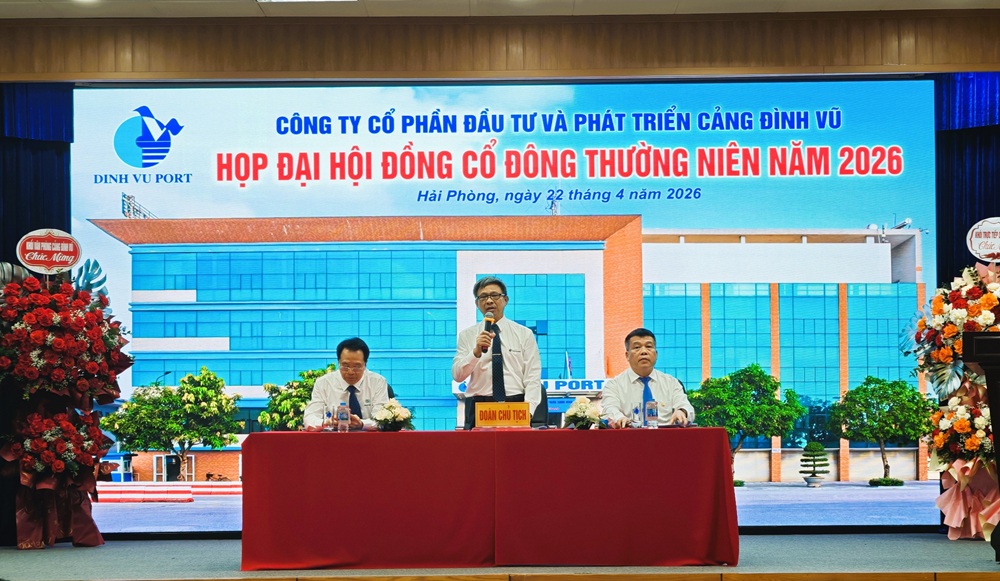 Đo&agrave;n Chủ tịch điều h&agrave;nh Đại hội