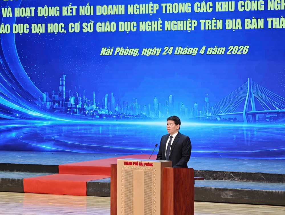 &Ocirc;ng Lương Văn Việt, Gi&aacute;m đốc Sở Gi&aacute;o dục v&agrave; Đ&agrave;o tạo Hải Ph&ograve;ng ph&aacute;t biểu tổng kết ng&agrave;y hội