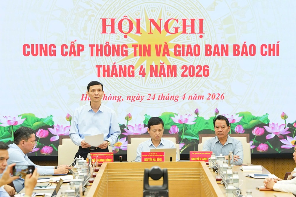 &Ocirc;ng Đỗ Thanh B&igrave;nh, Ph&oacute; gi&aacute;m đốc Sở Văn h&oacute;a, Thể thao v&agrave; du lịch Hải Ph&ograve;ng th&ocirc;ng tin tại Hội nghị