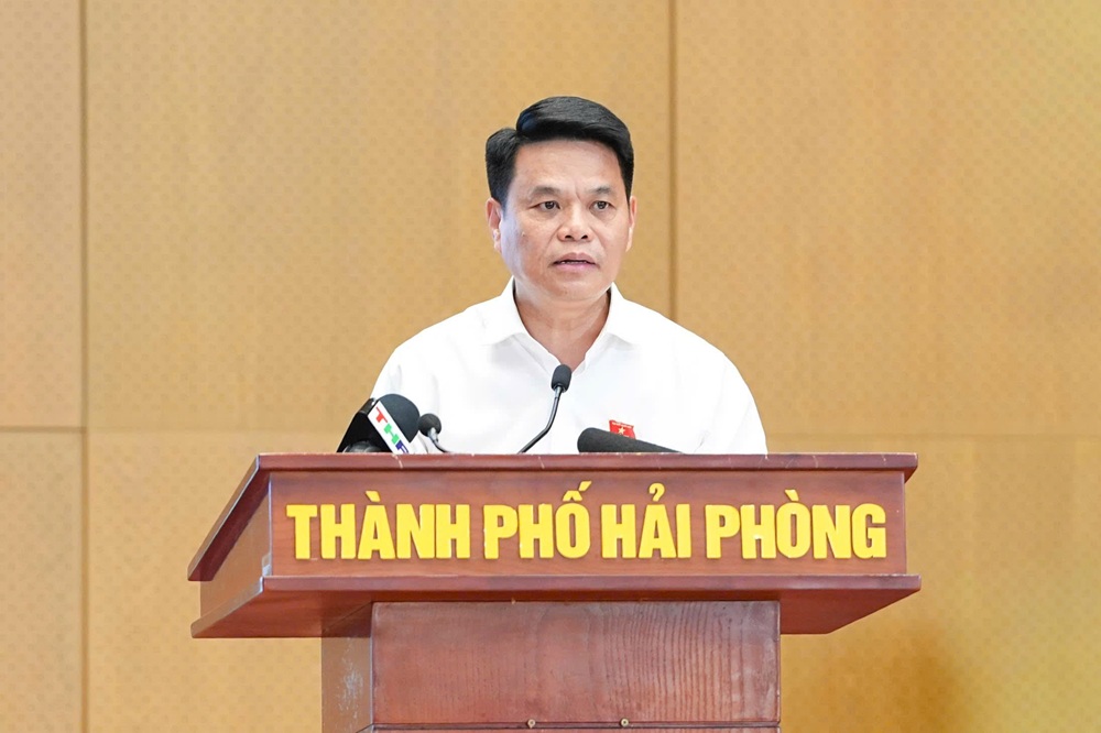 &Ocirc;ng L&ecirc; Ngọc Ch&acirc;u, B&iacute; thư Th&agrave;nh ủy, Trưởng Đo&agrave;n ĐBQH Hải Ph&ograve;ng tiếp thu c&aacute;c &yacute; kiến chỉ đạo của Thủ tướng