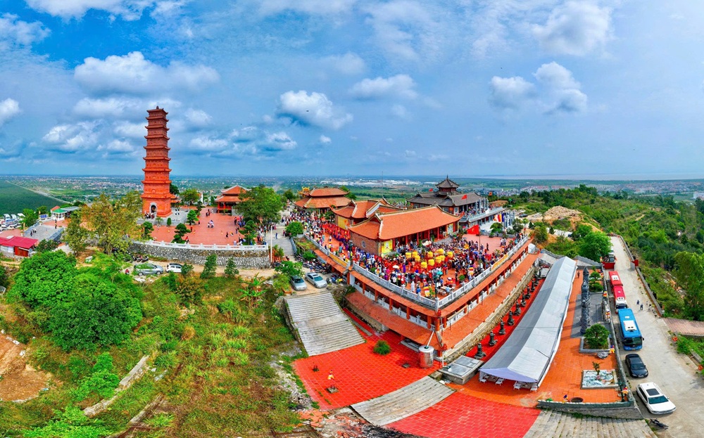 Quang cảnh ch&ugrave;a Th&aacute;p Tường Long, phường Đồ Sơn, TP. Hải Ph&ograve;ng. Ảnh: Đức Nghĩa