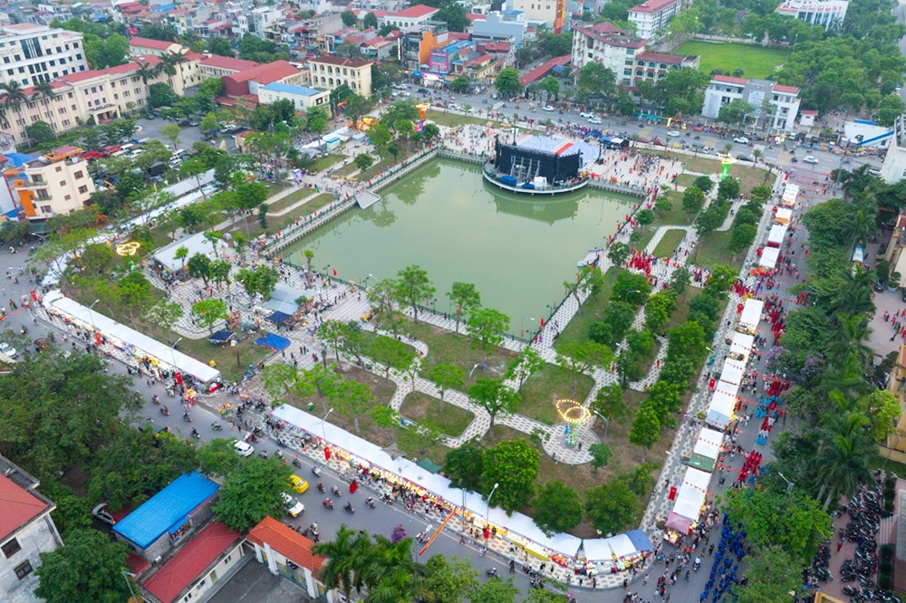 Hồ Hạnh Ph&uacute;c, phường Kiến An