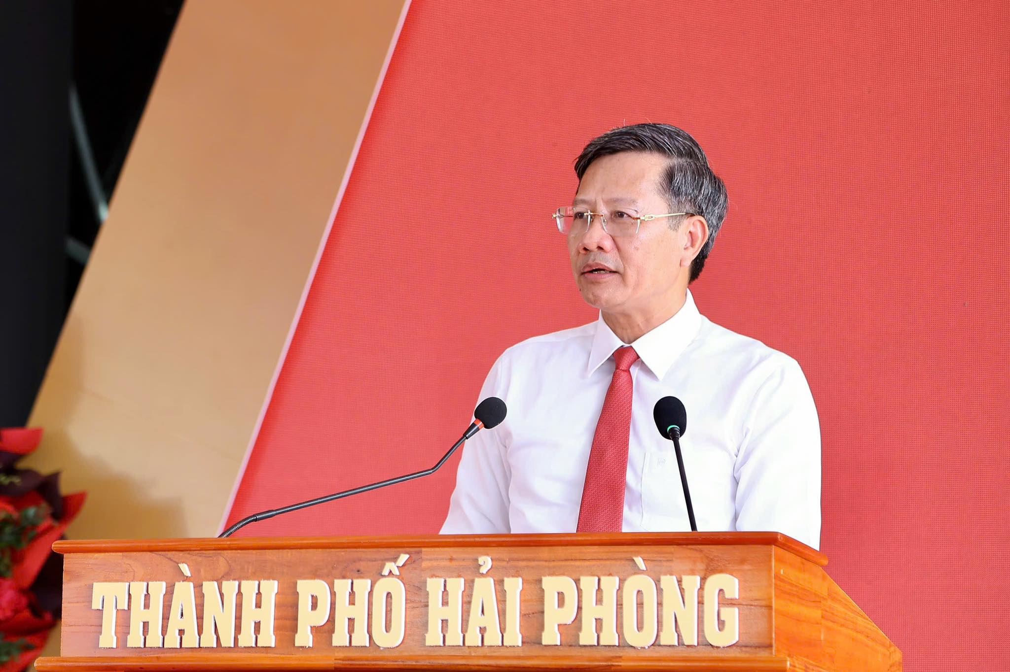 Ông Lê Anh Quân, Phó chủ tịch Thường trực UBND TP. Hải Phòng công bố quyết định phê duyệt điều chỉnh Quy hoạch thành phố Hải Phòng thời kỳ 2021- 2030, tầm nhìn đến năm 2050