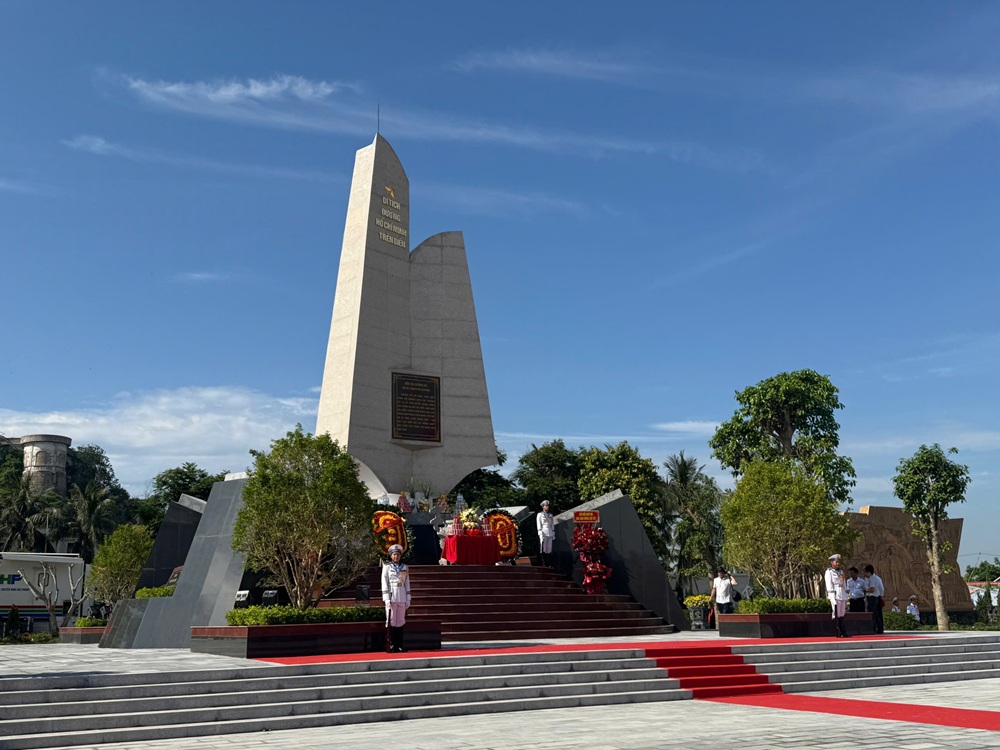 Đài tưởng niệm Bến K15